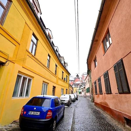 Flh - Zen Apartment Sibiu Esterno foto