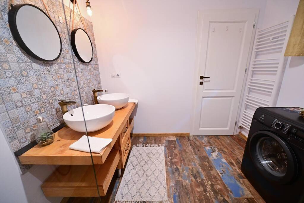 Flh - Zen Apartment Sibiu Esterno foto