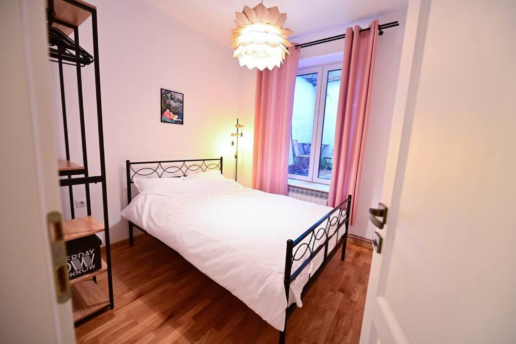 Flh - Zen Apartment Sibiu Esterno foto