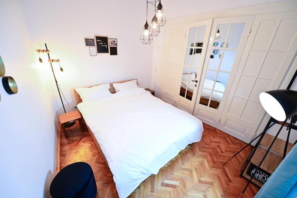 Flh - Zen Apartment Sibiu Esterno foto